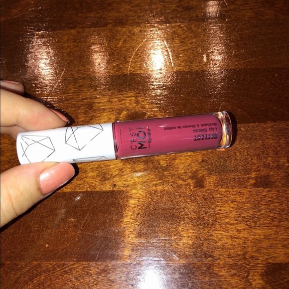 Makeup Bundle - Picture 8 of 8